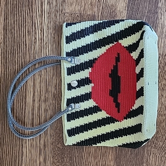 Purse - Picture 1 of 3